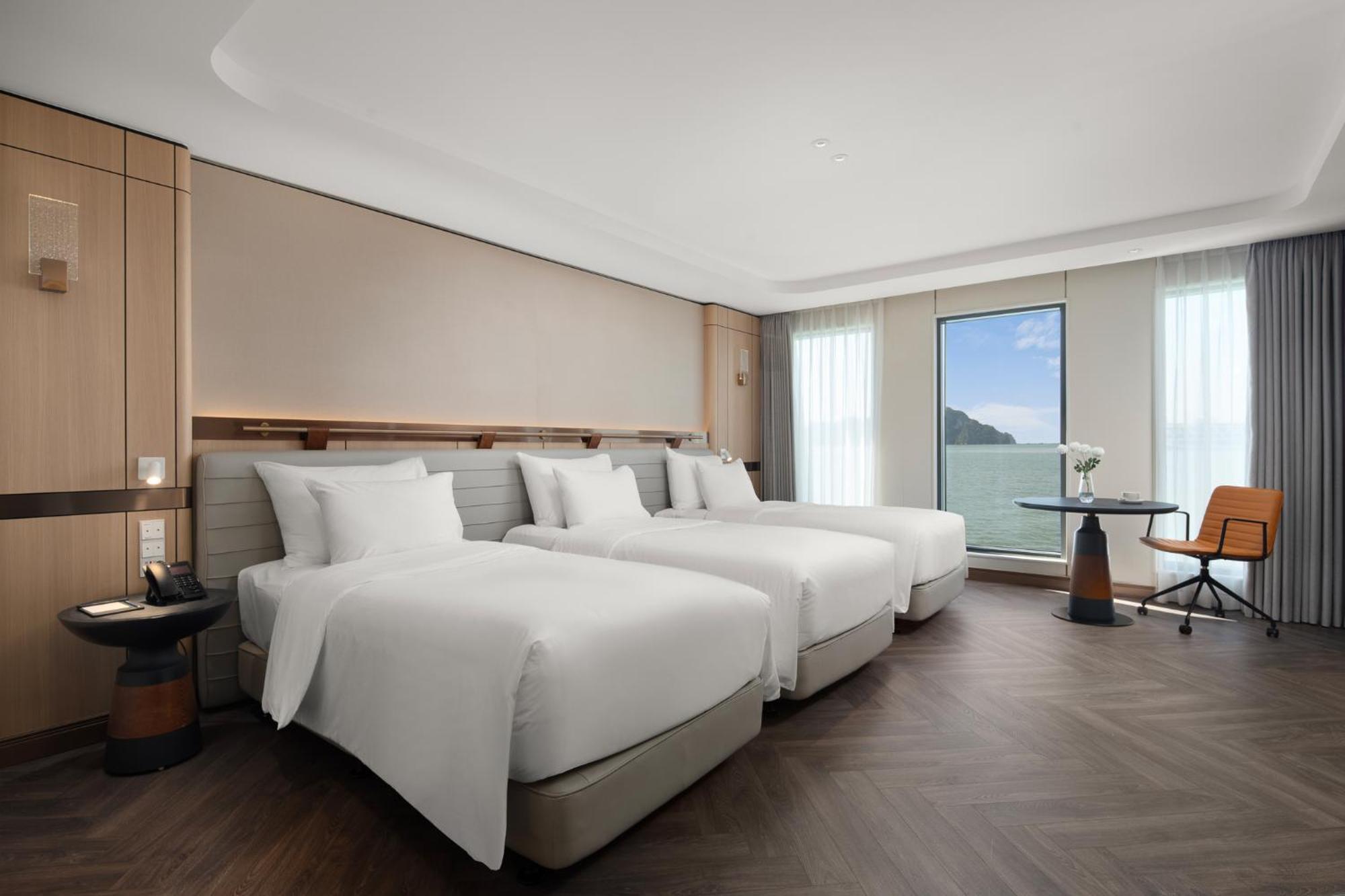 Grand Pioneers Halong Bay Cruise 1 Hotel Ха Лонг Екстериор снимка