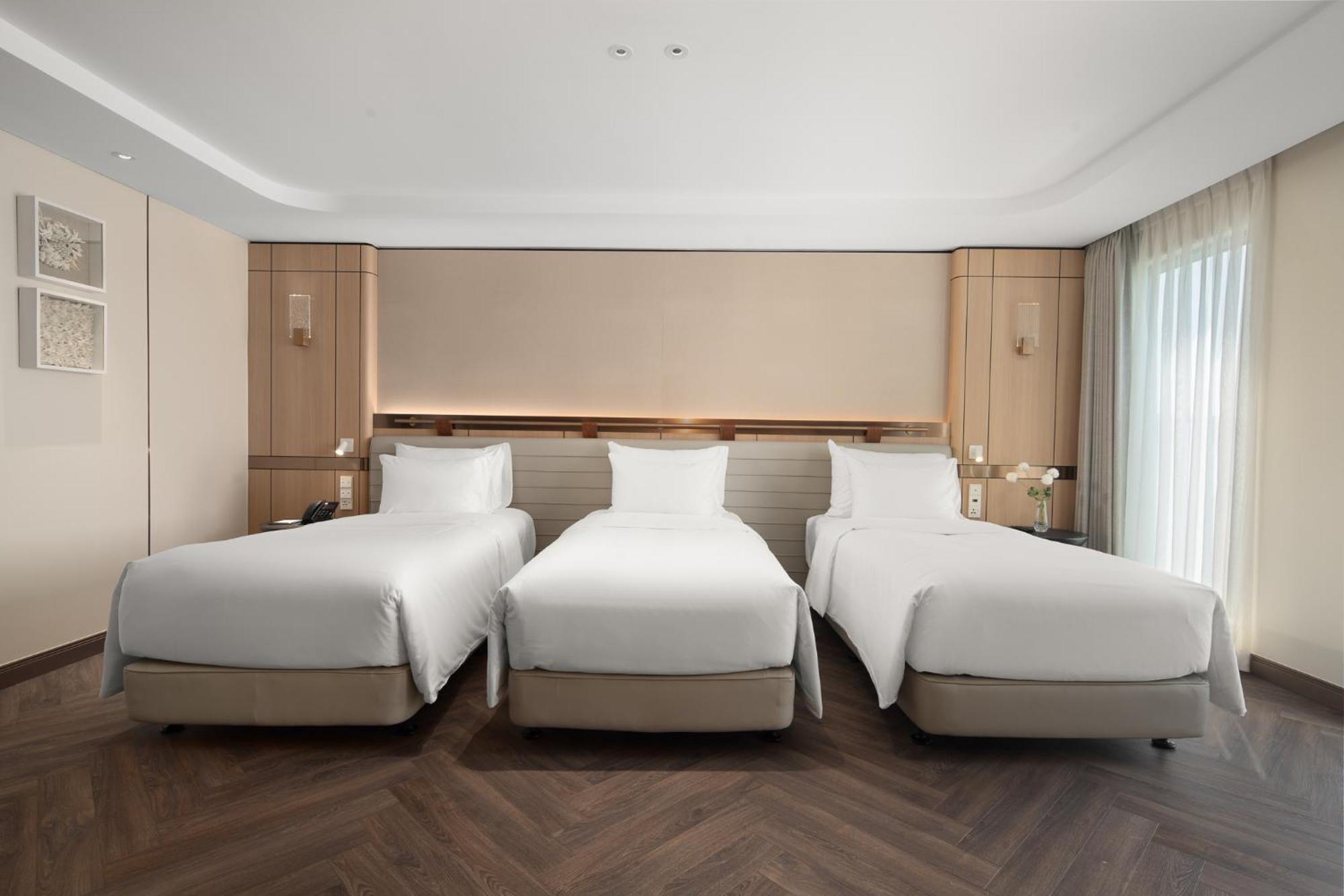 Grand Pioneers Halong Bay Cruise 1 Hotel Ха Лонг Екстериор снимка