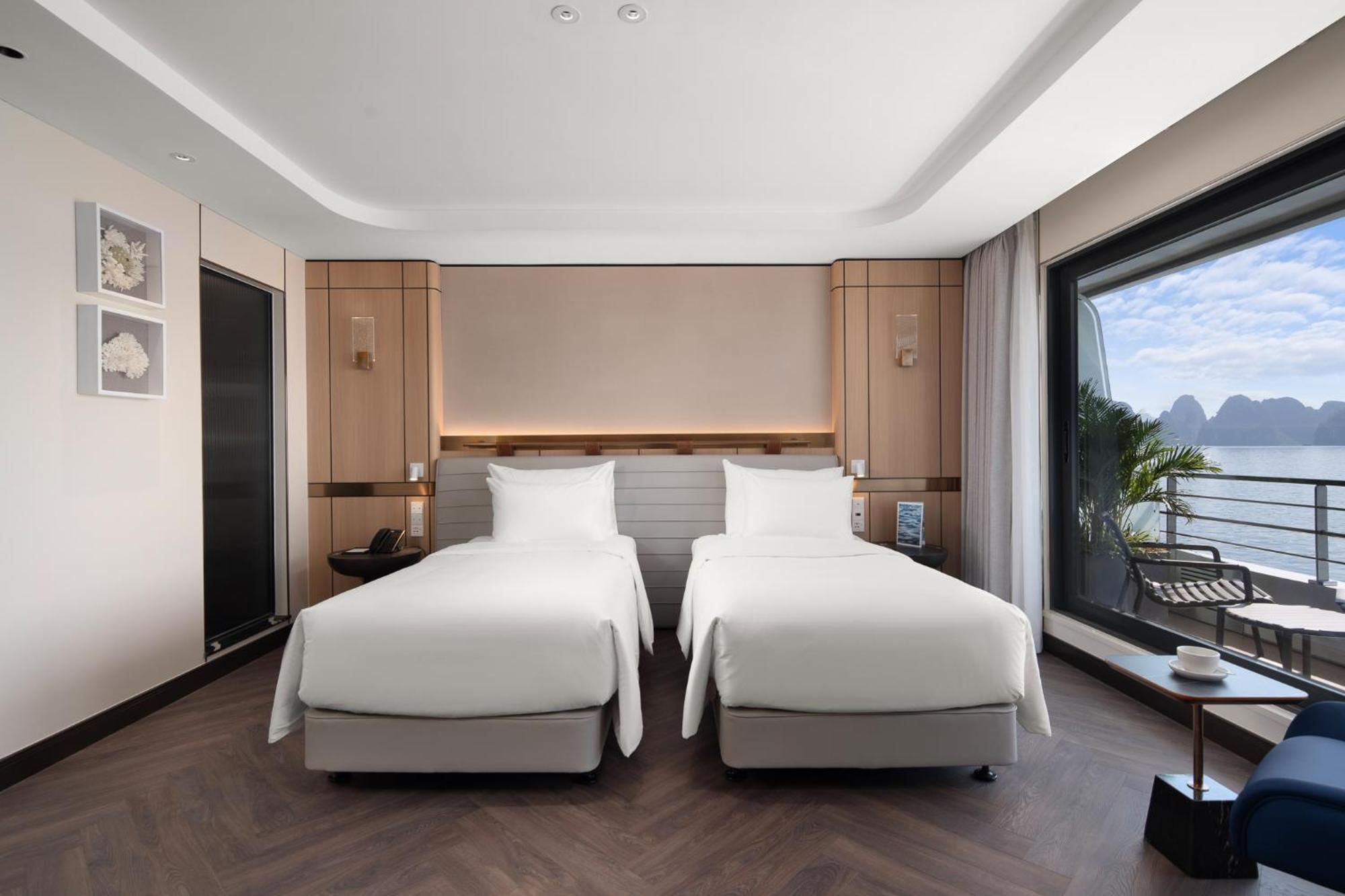 Grand Pioneers Halong Bay Cruise 1 Hotel Ха Лонг Екстериор снимка
