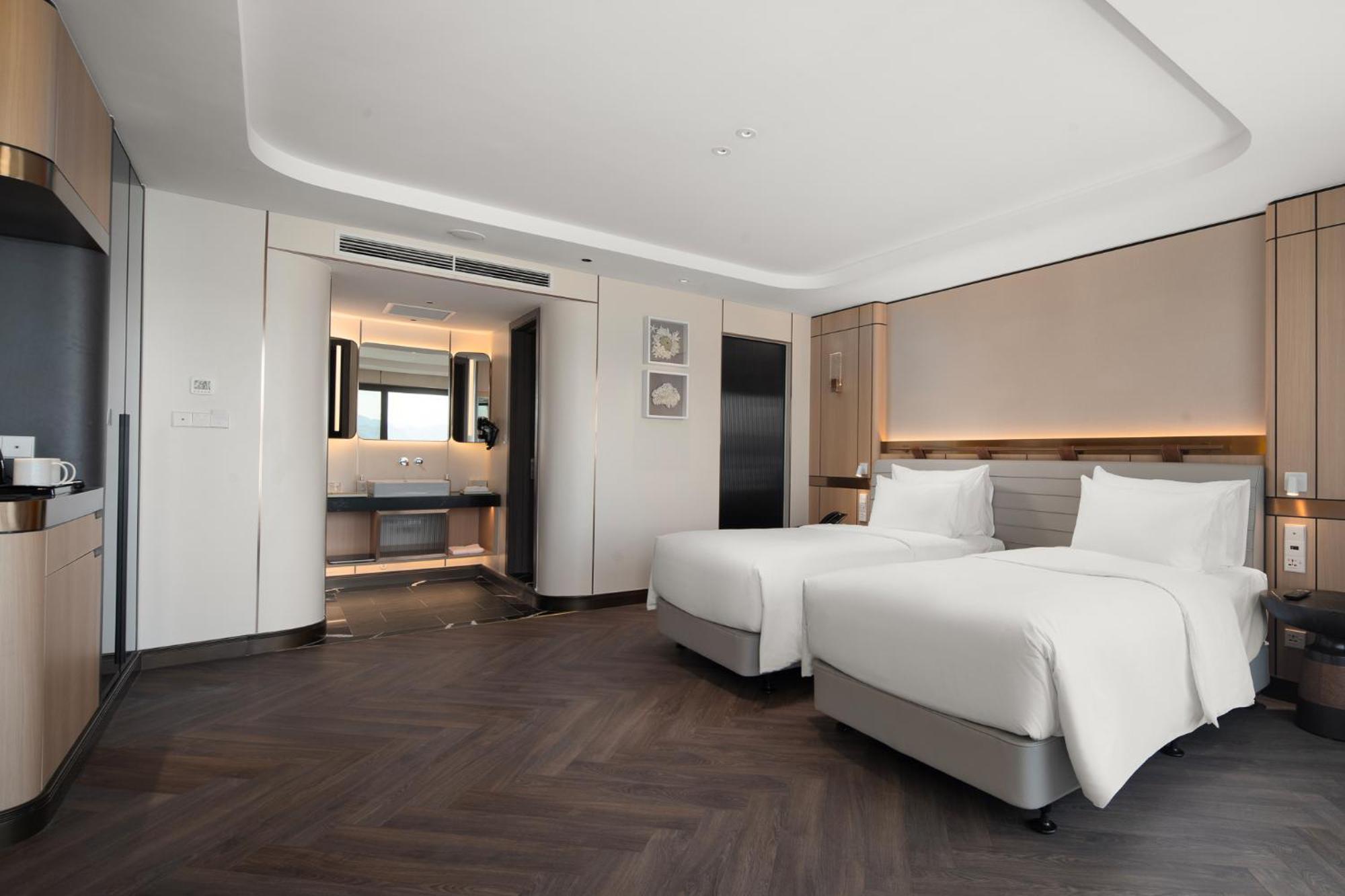 Grand Pioneers Halong Bay Cruise 1 Hotel Ха Лонг Екстериор снимка
