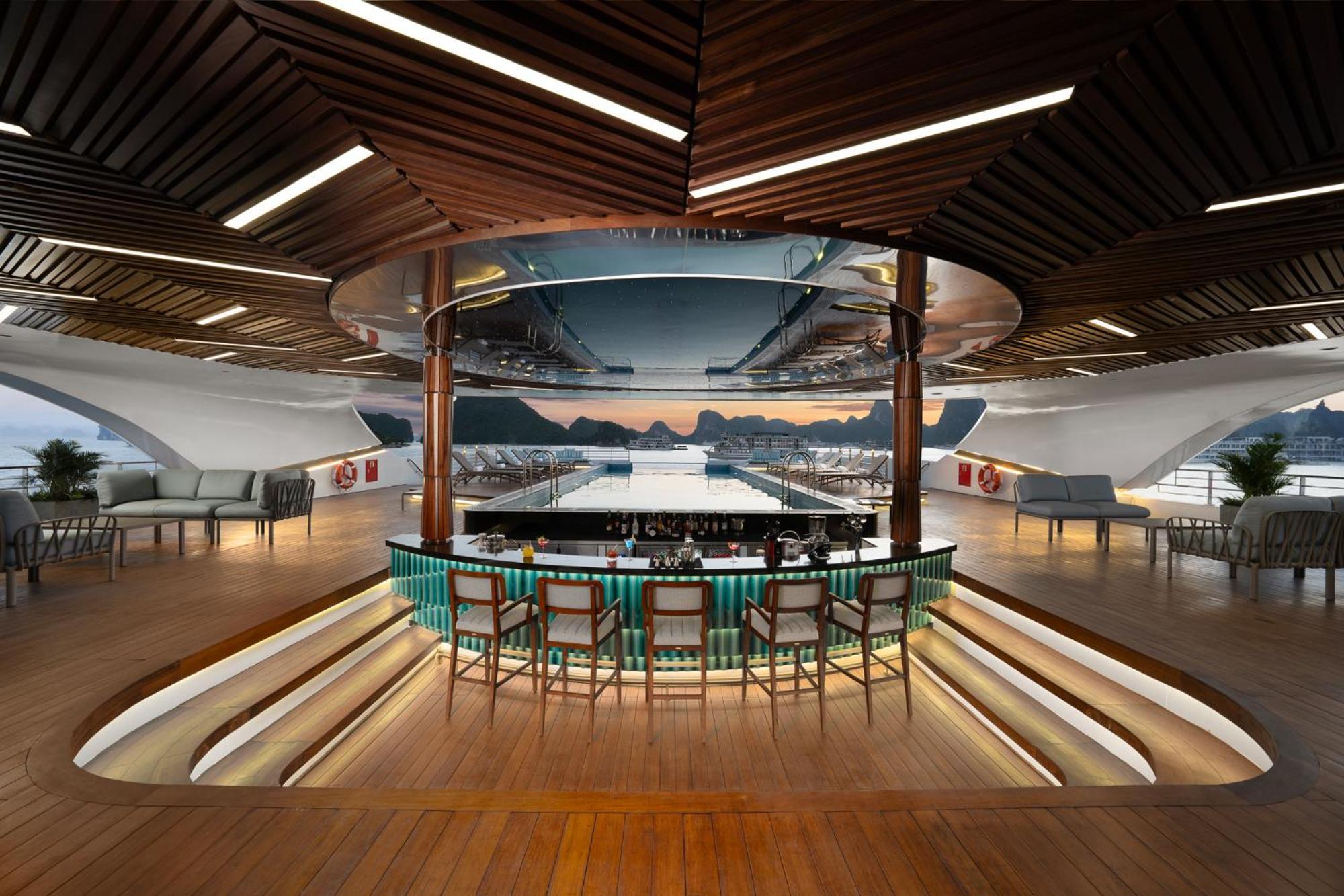 Grand Pioneers Halong Bay Cruise 1 Hotel Ха Лонг Екстериор снимка